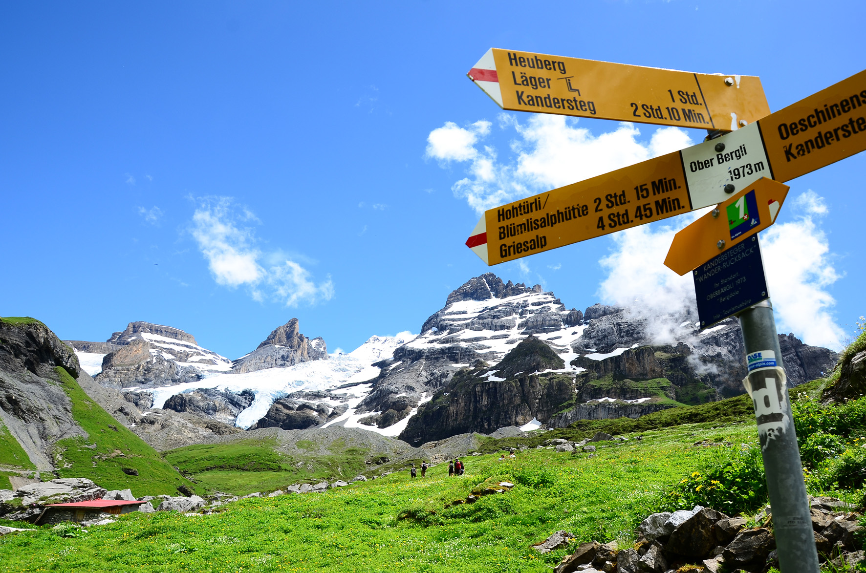 Enlarged view: Hiking sign showing multiple trails available